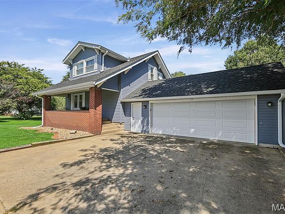 3rd image of 4825 Shady Ln