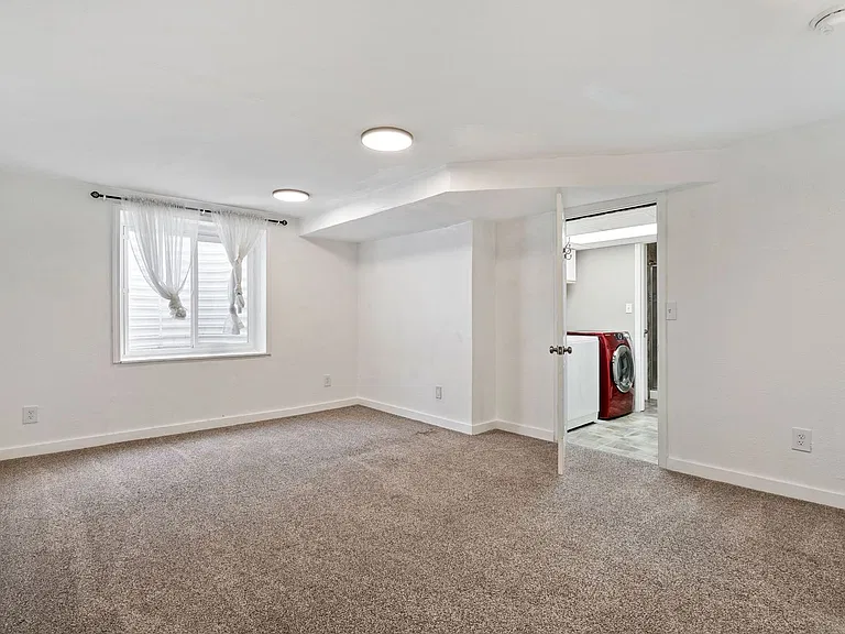 1068 Canal Dr — Photo 24