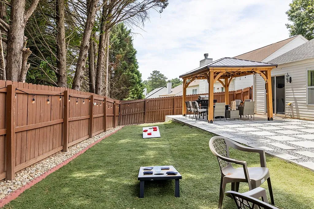 931 Sugar Oak Ln — Photo 2