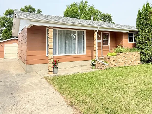 715 Brimacombe Dr, Weyburn, SK S4H 2P7