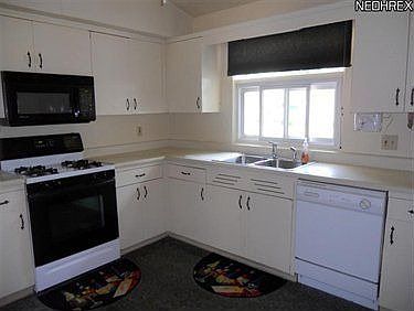 5th image of 806 Adelaide Ave NE