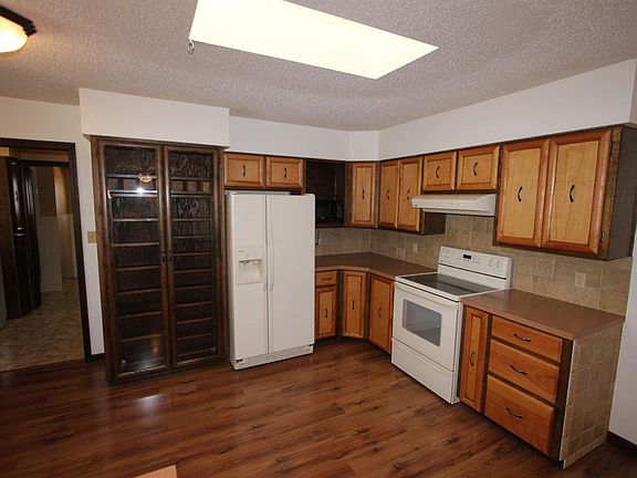 4th image of 2710 Barclay Dr