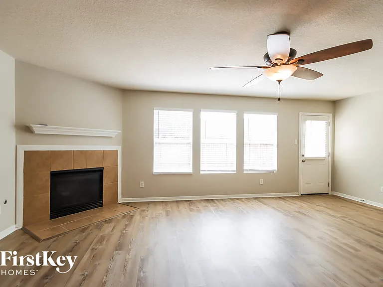 16941 Wren Hill St — Photo 3
