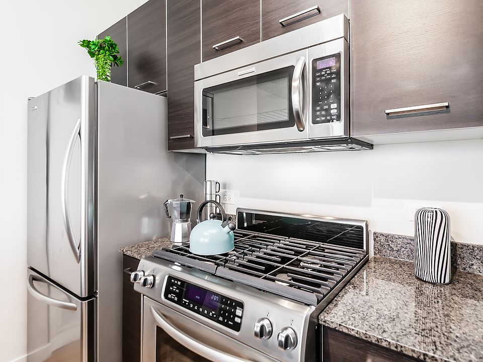 Mondial River West Apartment Rentals Chicago, IL Zillow