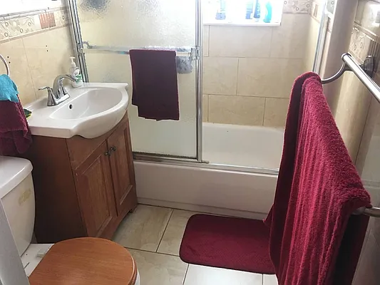 Rented by Mega Homes Realty INC | media 46