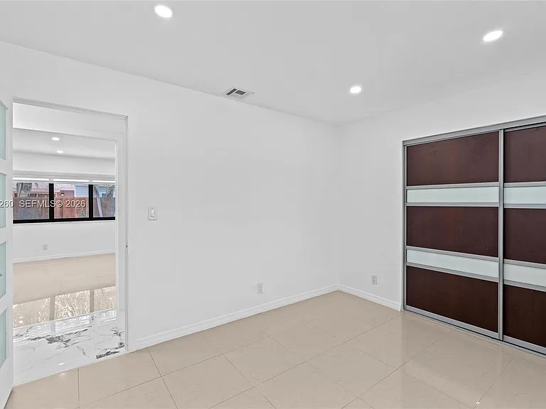 732 SW 95th Ter — Photo 22