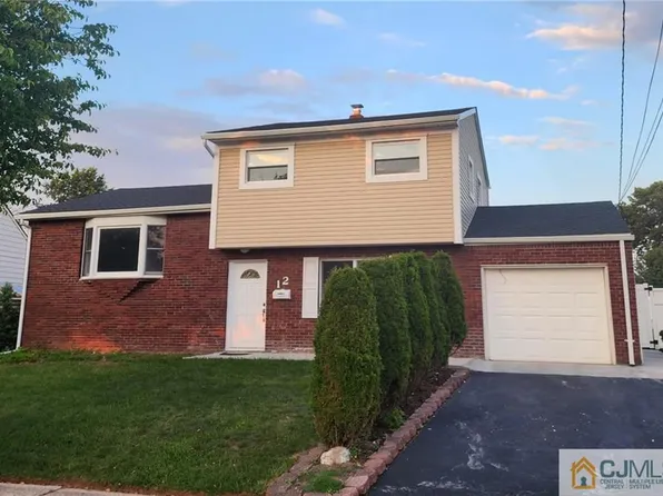12 Clover Ct, Carteret, NJ 07008