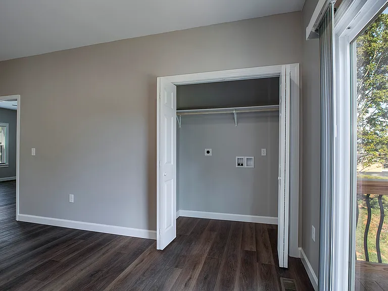217 Kenneth St — Photo 17