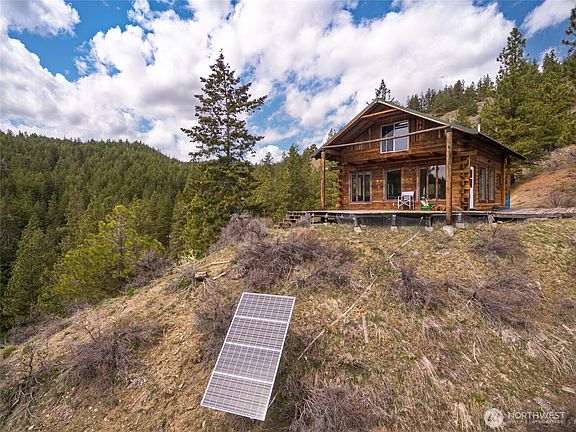 3rd image of 1014 Nootka Rose Lane