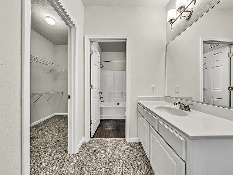 Enclave Apartments — Photo 15
