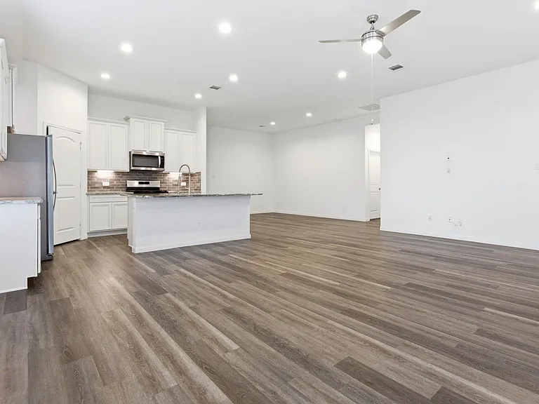 1606 Happy Valley St — Photo 4
