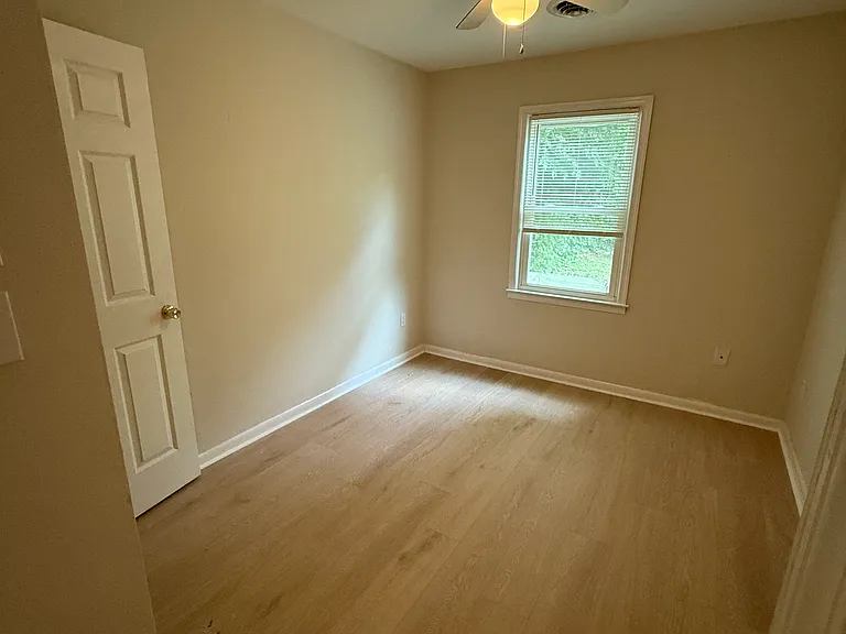 1009 Bethel Ave — Photo 6
