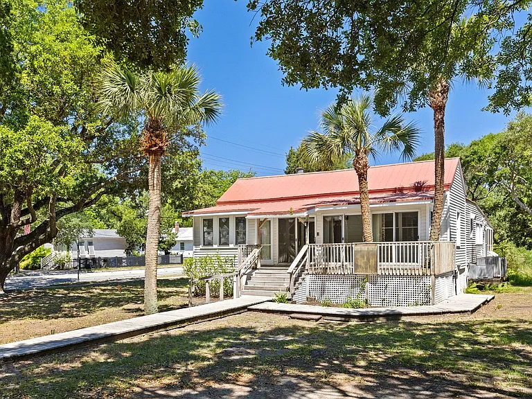 2250 Myrtle Ave — Photo 4