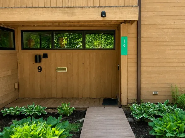 19 Timberline Drive #9, Warren, VT 05674