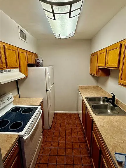 6519 W Newberry Rd #812 — Photo 4
