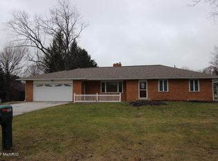 322 W 33rd St, Holland, MI 49423
