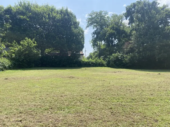 400 & 428 S Commerce St, Gainesville, TX 76240