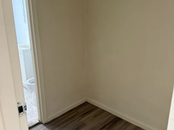 2375 Hudson Terrace image 10 of 14