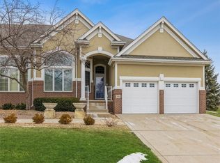 914 Burr Oaks Dr, West Des Moines, IA 50266