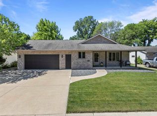 2101 E John St, Appleton, WI 54915