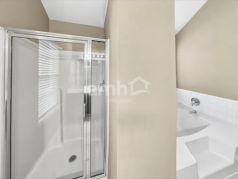 4975 Hopewell Manor Dr — Photo 15