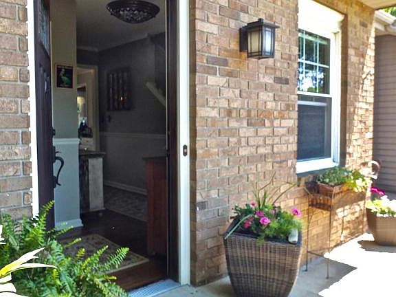 5th image of 683 S Greenbrook Cir
