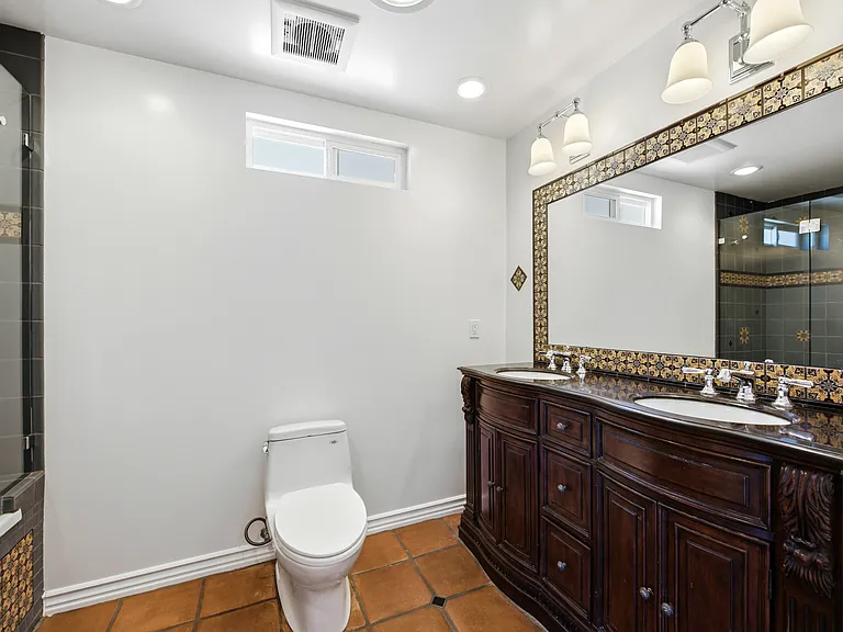 1090 Elfstone Ct — Photo 25