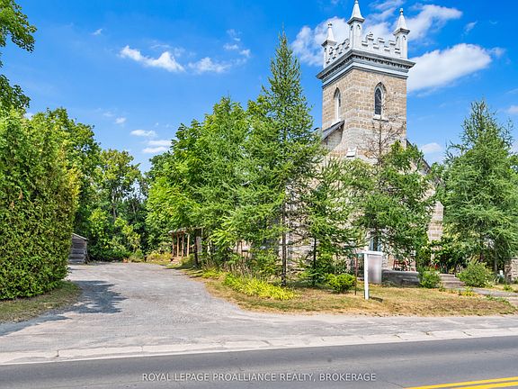 2nd image of 3958 Harrowsmith Rd