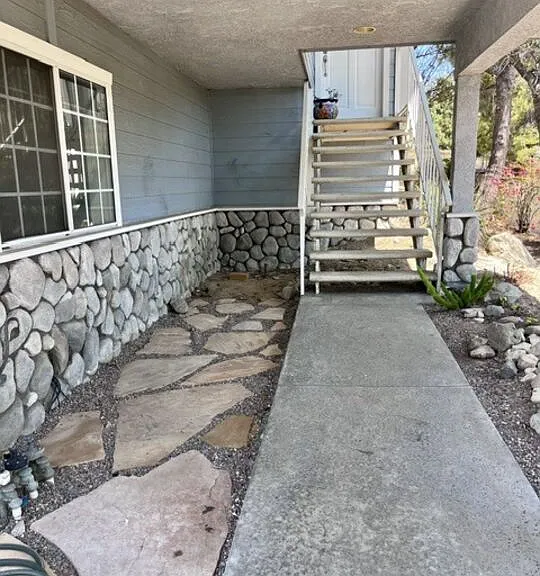 2561 Mayfield Ave — Photo 6