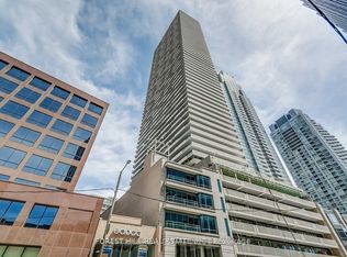 2221 Yonge St #5406-C10, Toronto, ON M4S 0B8