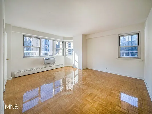 Rented by MNS | media 1