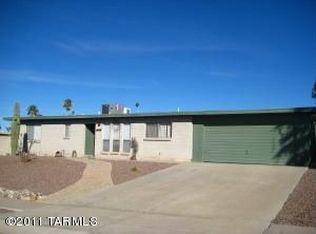 9711 E Sellarole Rd, Tucson, AZ 85730