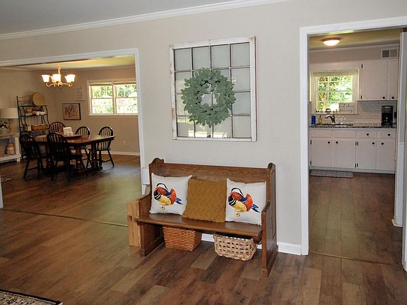 5th image of 107 Cokesbury Court
