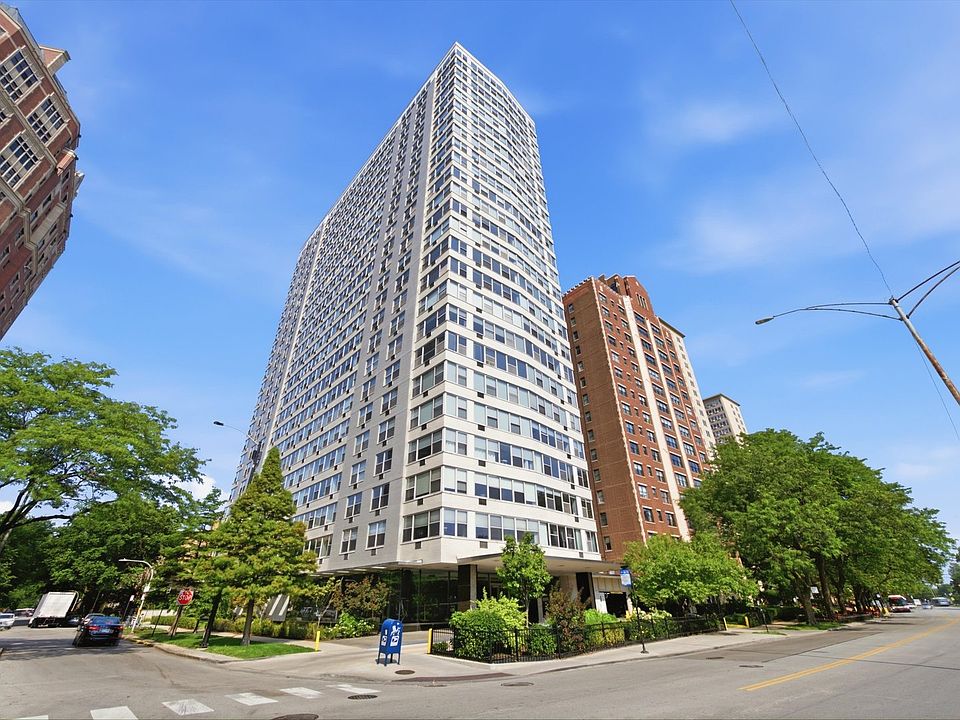1st image of 3900 N Lake Shore Dr APT 4B
