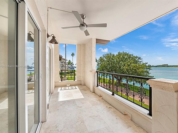 4th image of 2422 Fisher Island Dr #5202A