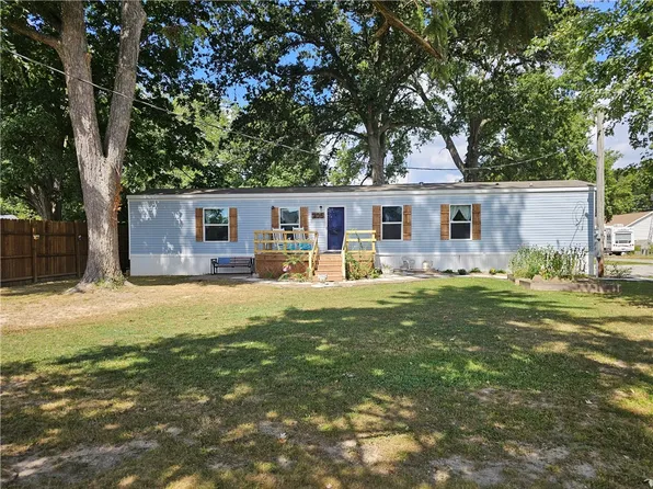 205 S Missouri St, Greenup, IL 62428