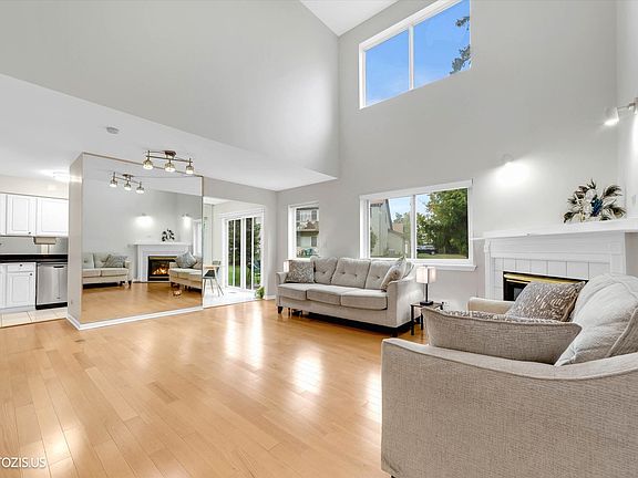5th image of 650 E Whispering Oaks Ct