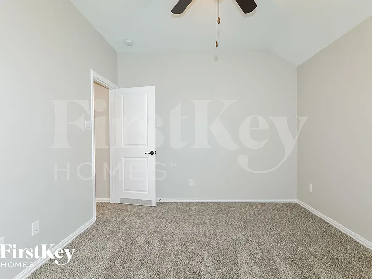 119 Del Carmen Dr — Photo 17