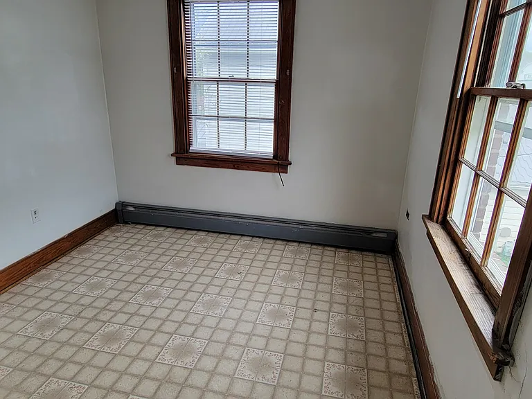 117 S Monroe Ave — Photo 10