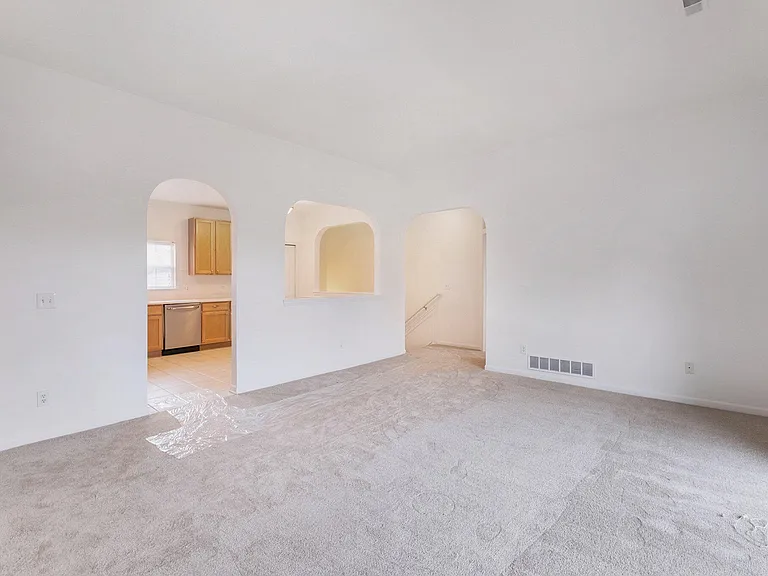 2925 N Knightsbridge Cir — Photo 7