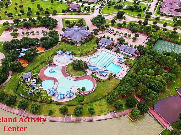 3rd image of 17023 Apple River Dr