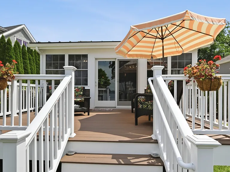 11 Cedar Dr — Photo 2