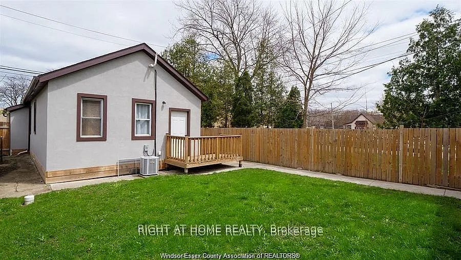 2 bed, $1,250 — Photo 2