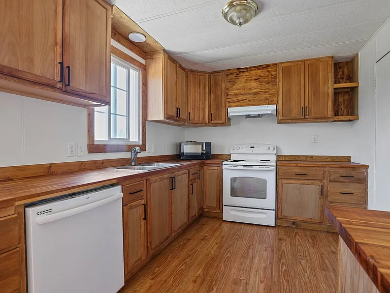 12 N 2162 W — Photo 26