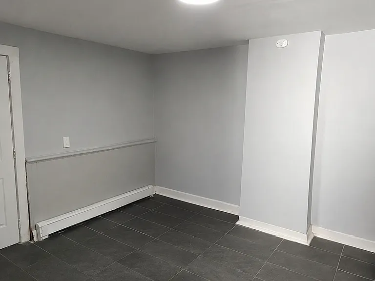 982 Pembroke St #2L — Photo 3
