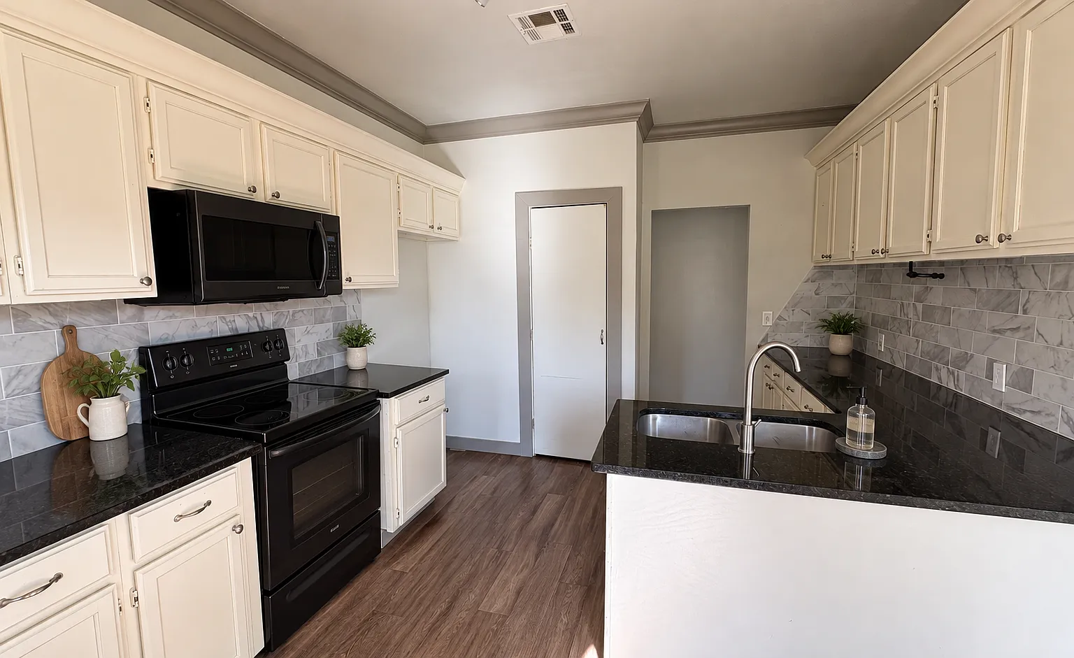 6021 Jericho - 1 — Photo 4
