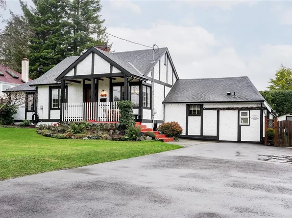 841 Mann Ave, Saanich, BC V8Z 3C5