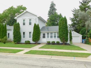 506 S 6th St, Watertown, WI 53094