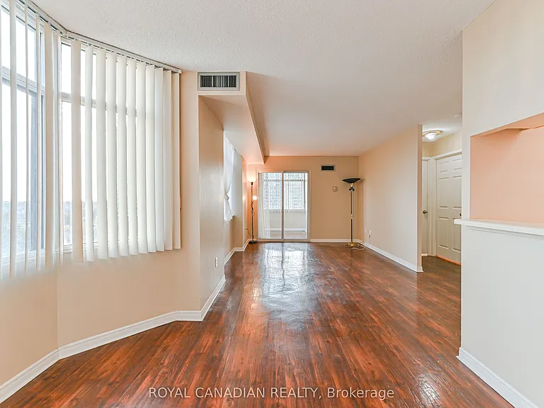 88 Alton Towers Cir #703 — Photo 15