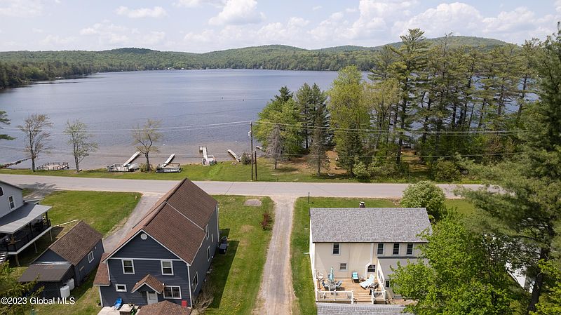 2nd image of 203 E Shore Rd W
